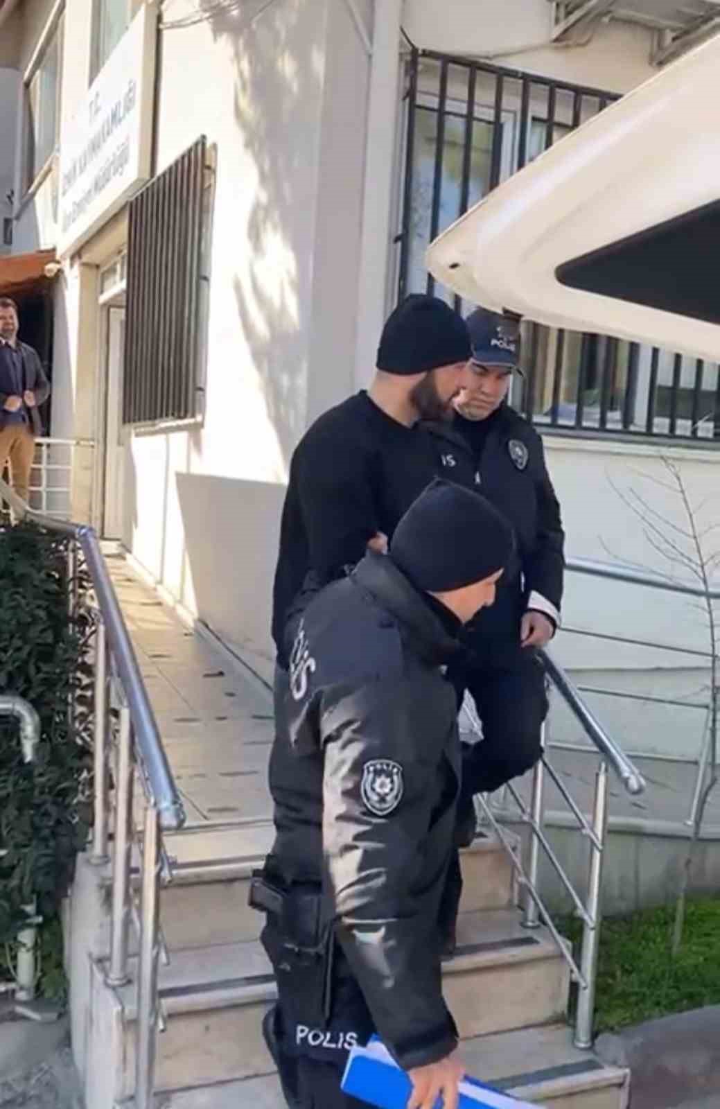 Bursa’da cezaevinden firar eden şahıs saklandığı evde yakalandı
