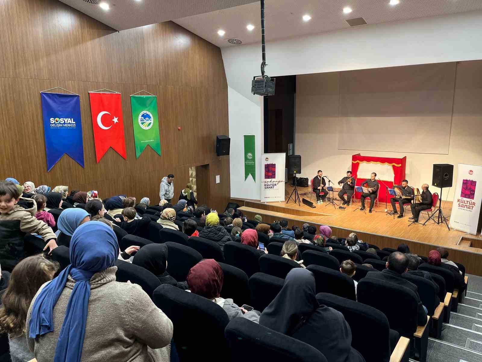 Minikler g&ouml;lge oyunu ve konserle keyif dolu bir Ramazan akşamı yaşadı
