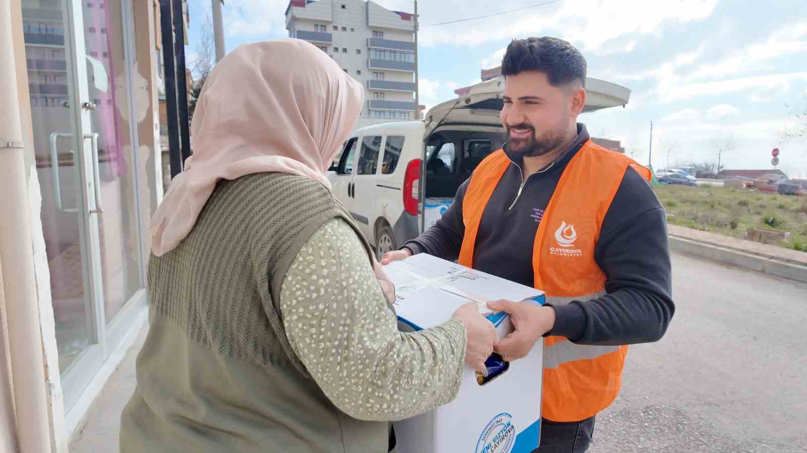 &Ccedil;ayırova&rsquo;da Ramazan ayında gıda yardımı

