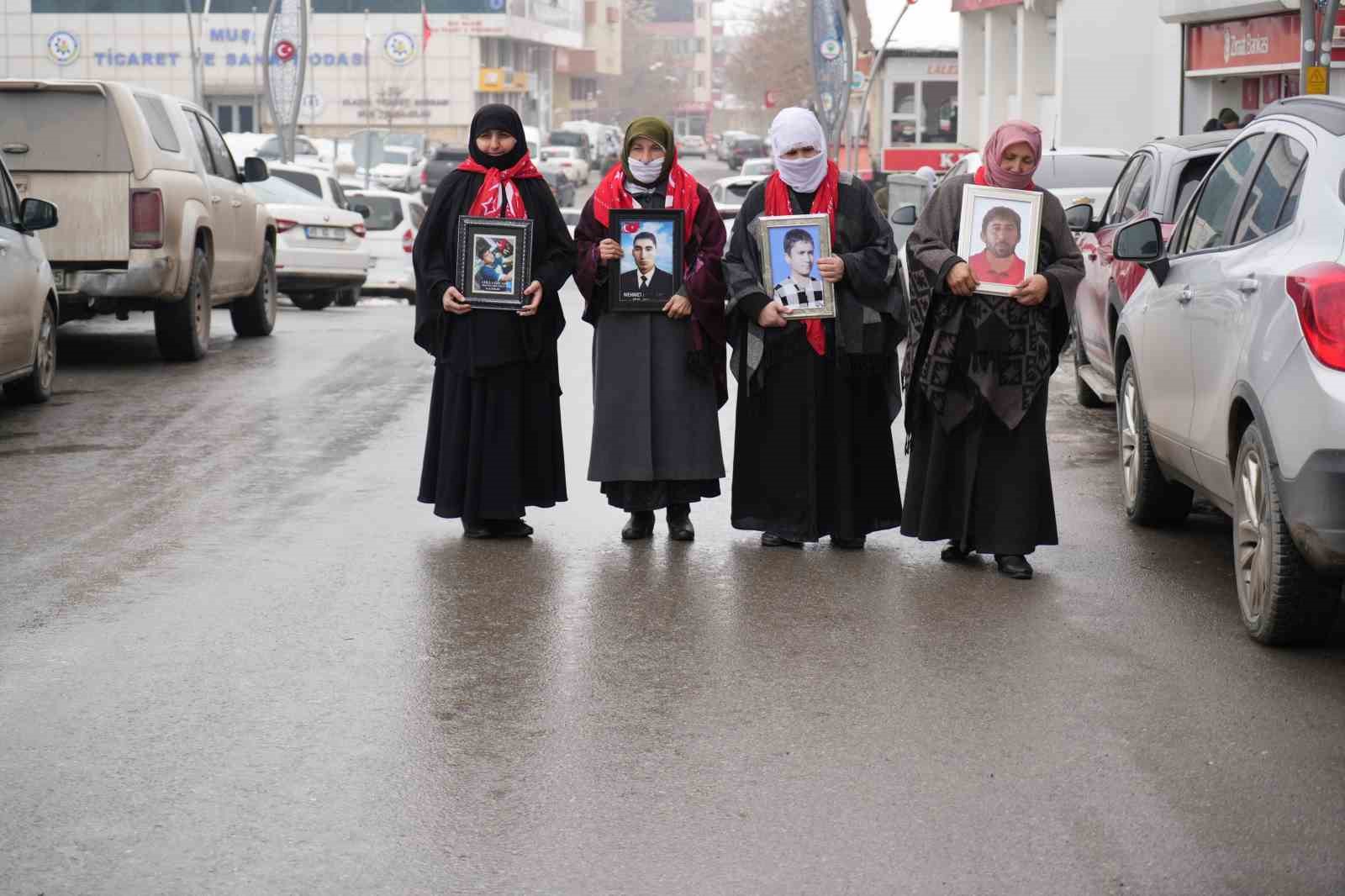 Annelerin evlat hasreti Ramazan ayında da devam ediyor