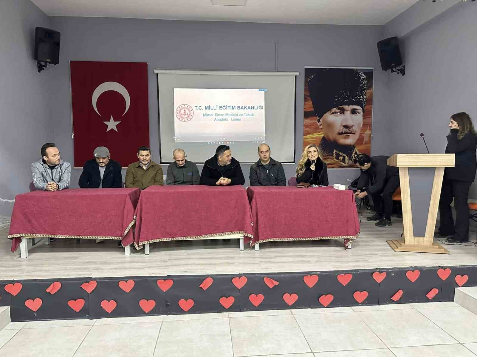 Türkeli’de öğrenciler mesleğin ustalarıyla buluştu