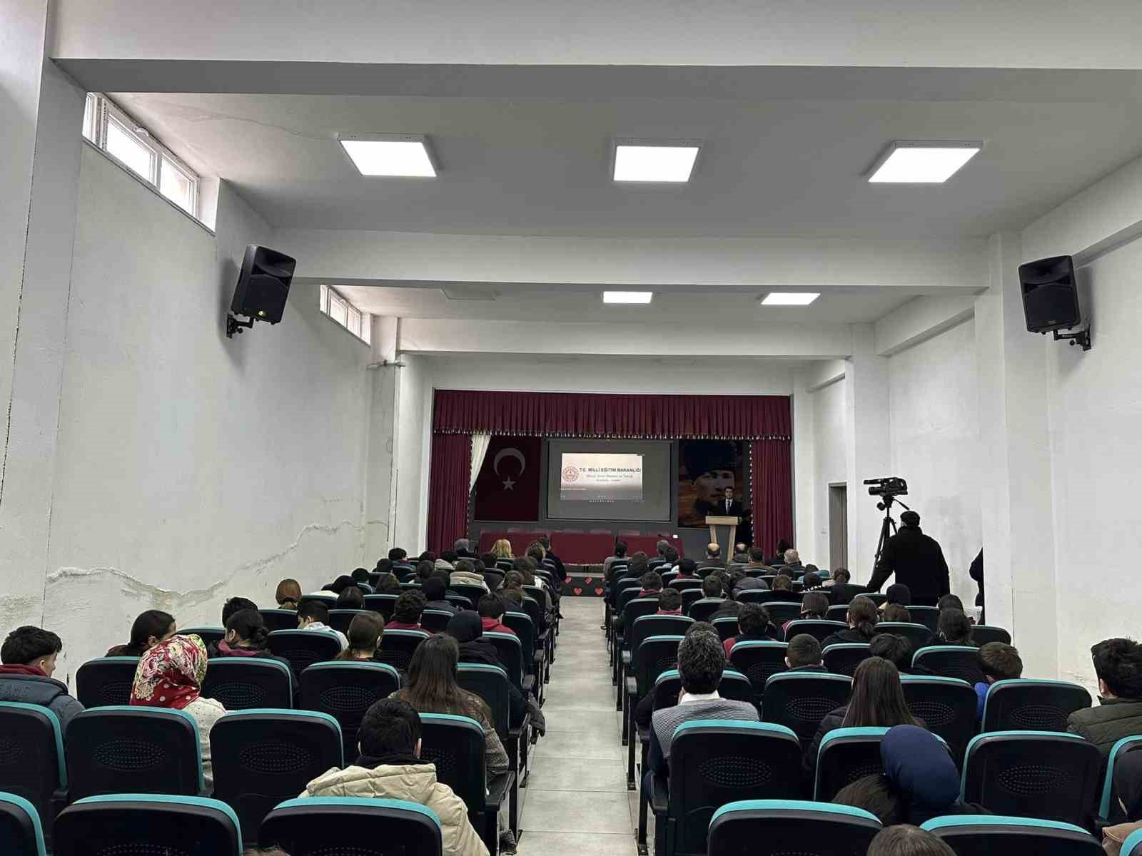 T&uuml;rkeli&rsquo;de &ouml;ğrenciler mesleğin ustalarıyla buluştu
