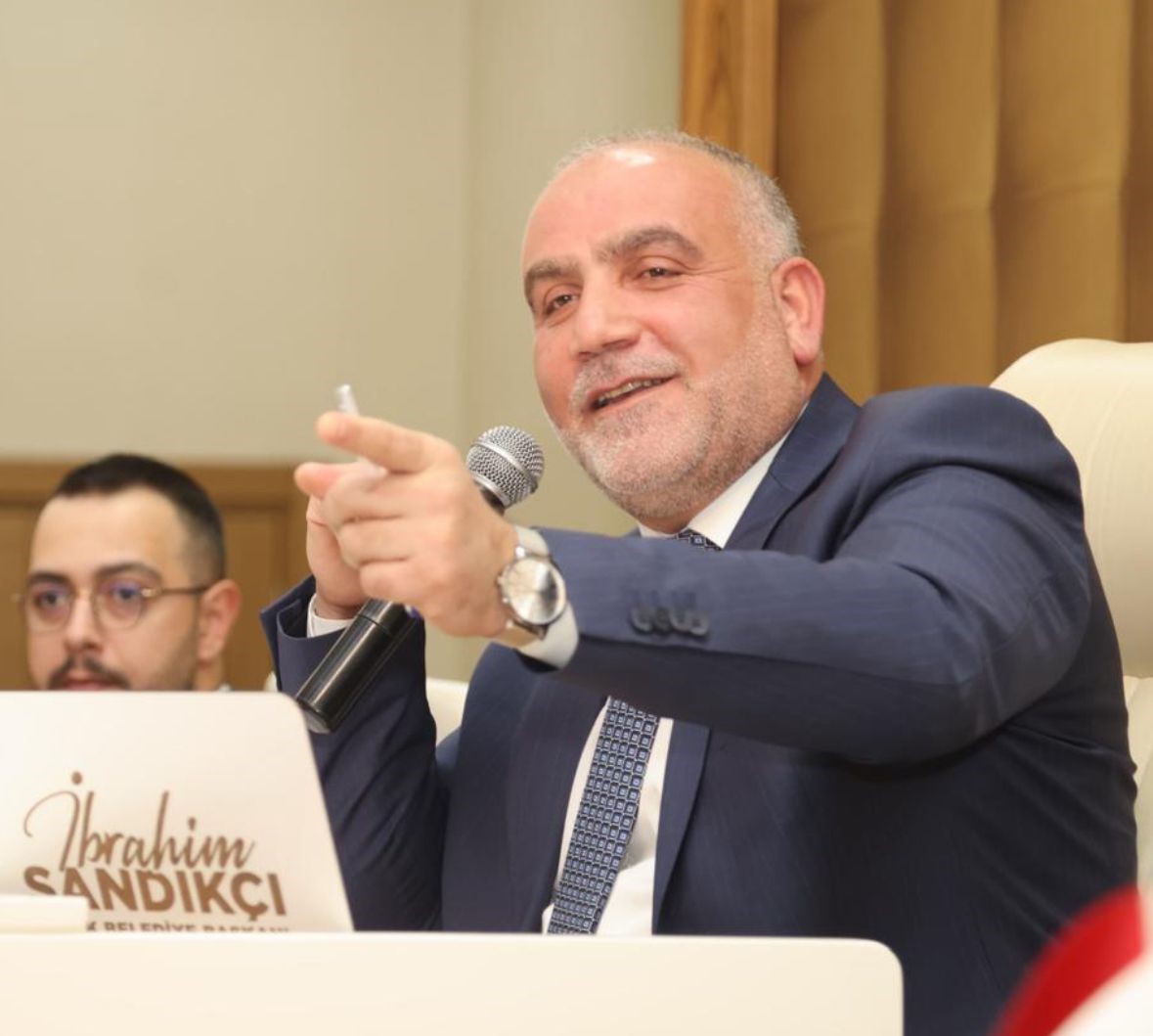 Başkan Sandıkçı: "Borçsuz belediye olarak yolumuza devam ediyoruz"
