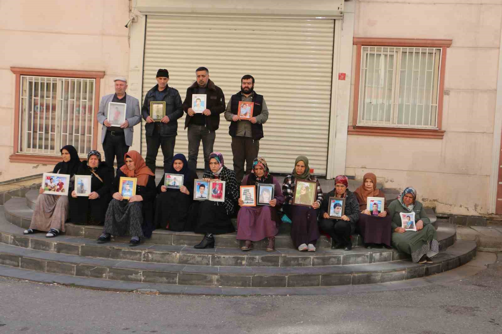 Diyarbakır&rsquo;da evlat n&ouml;beti Ramazan&rsquo;da da s&uuml;r&uuml;yor
