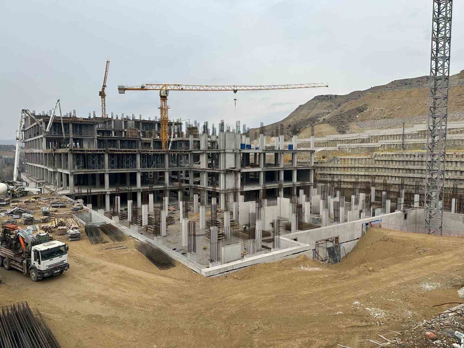 400 yataklı hastane sayesinde Çankırı’daki sağlık hizmetleri artık şehir dışına taşmayacak