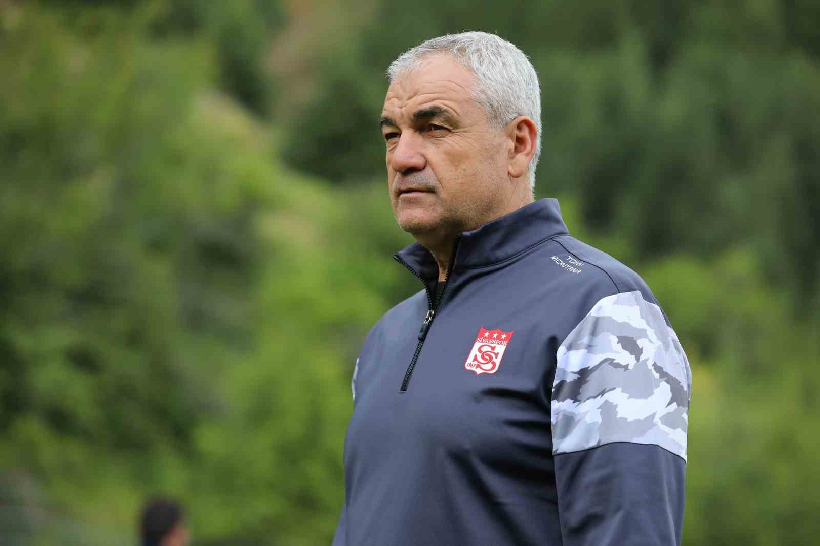 Sivasspor&rsquo;un yeni teknik direkt&ouml;r&uuml; Rıza &Ccedil;alımbay oldu
