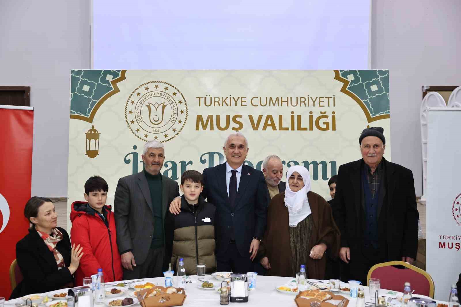 Muş Valiliği, şehit yakınları ve gaziler için iftar programı düzenledi