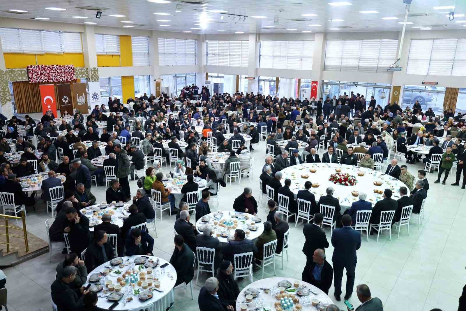 Mardin’de bin 300 kişi iftarda buluştu