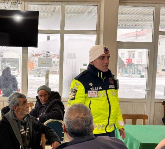 Jandarmadan vatandaşlara kahvehanelerde trafik eğitimi