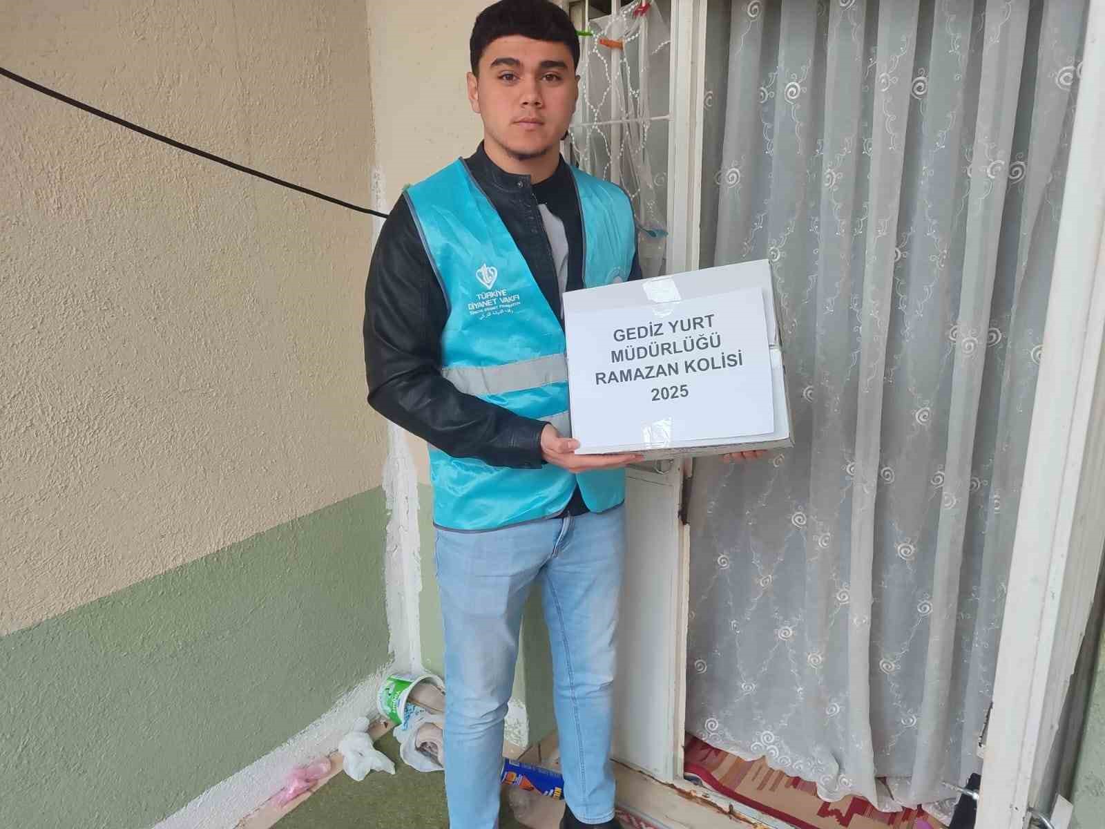 Gediz’de üniversiteli öğrencilerden  örnek davranış