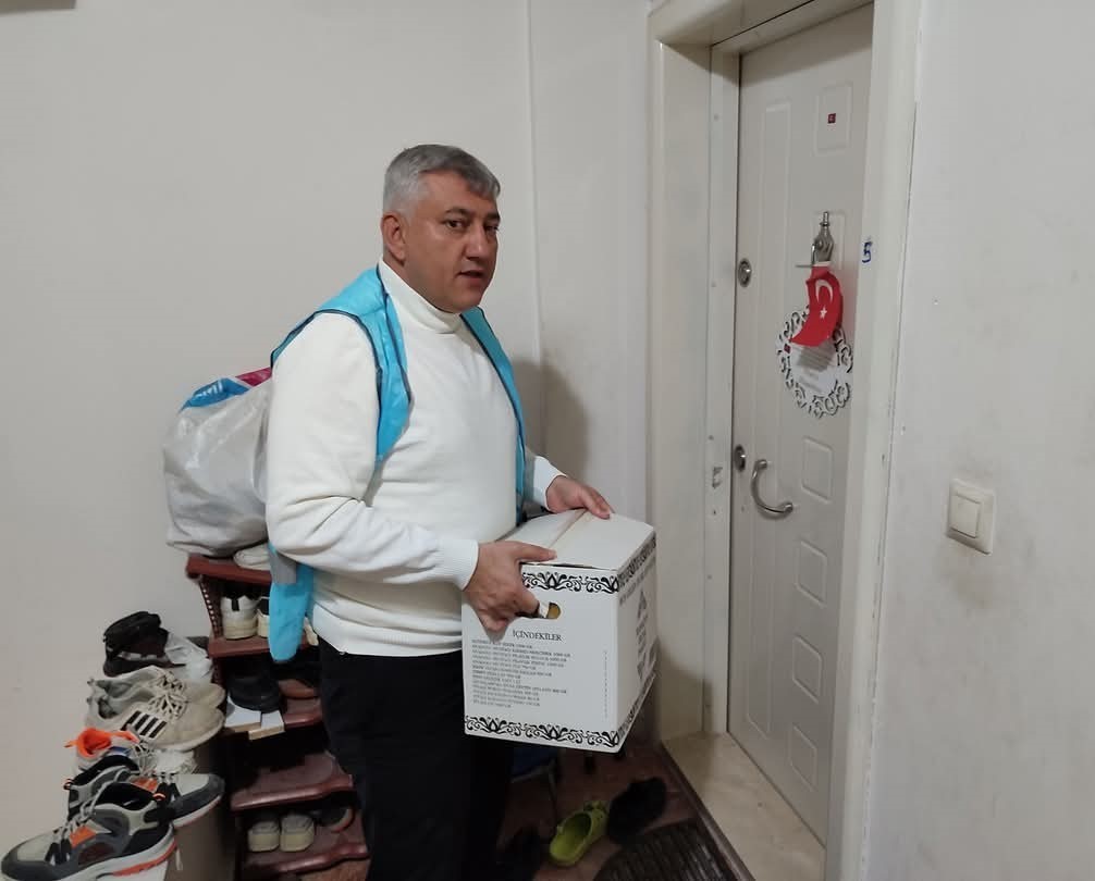 Gediz&rsquo;de &uuml;niversiteli &ouml;ğrencilerden  &ouml;rnek davranış
