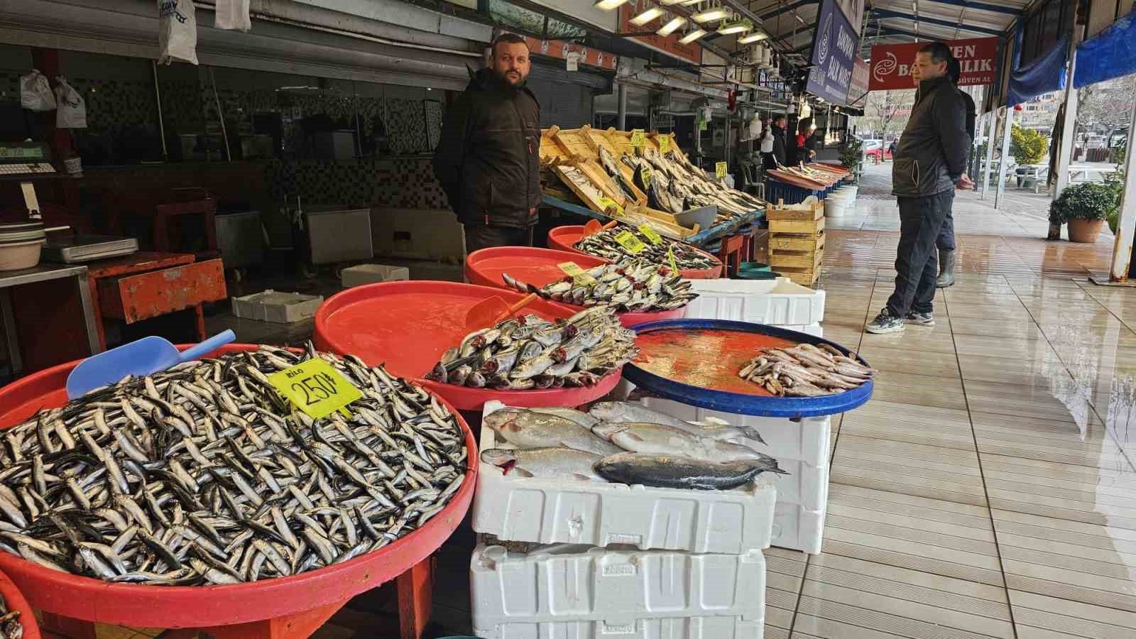 Bandırma’da Ramazan ayında balık bolluğu