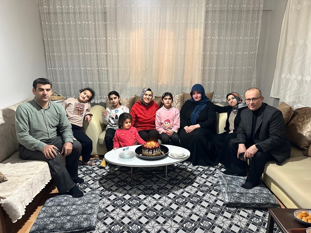 Vatandaşların iftar soflarına konuk oldular