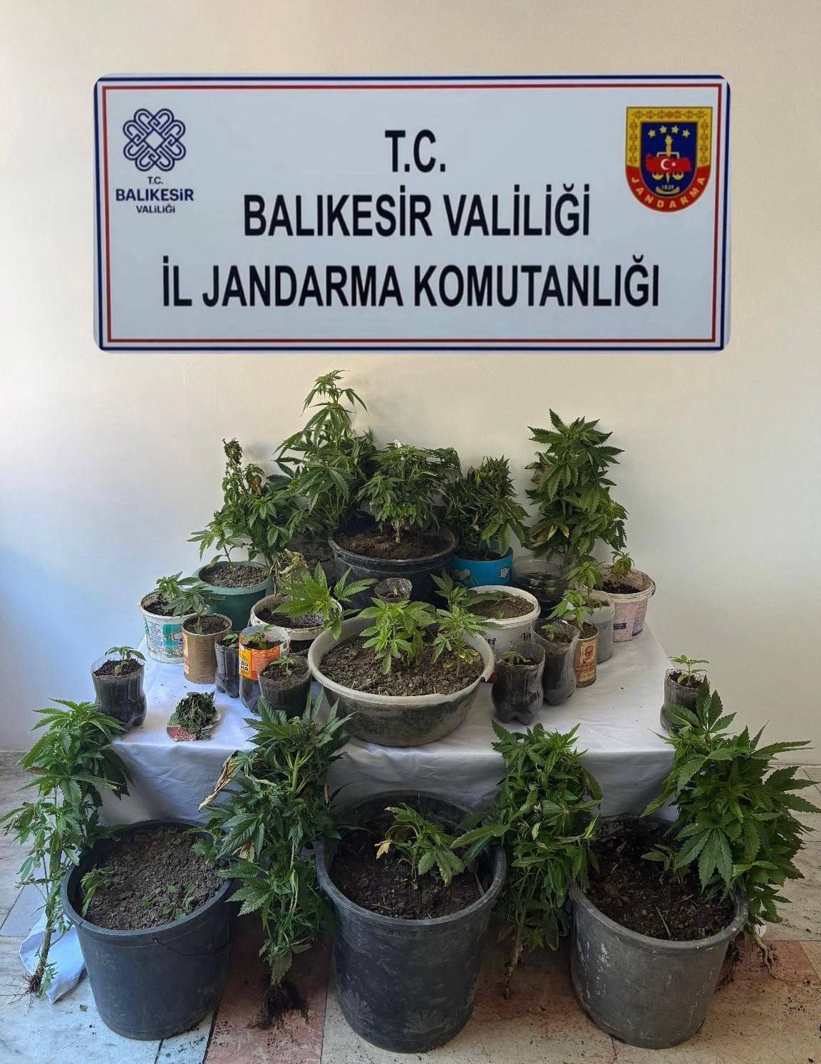 Balıkesir&rsquo;de uyuşturucu operasyonu: 6 ş&uuml;pheli g&ouml;zaltında
