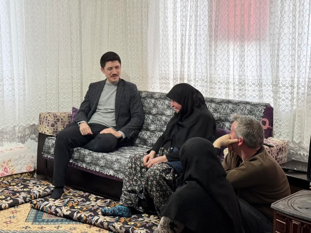 Şehit Annesi Refiye &Ccedil;akır&rsquo;ın sofrasında konuk oldu
