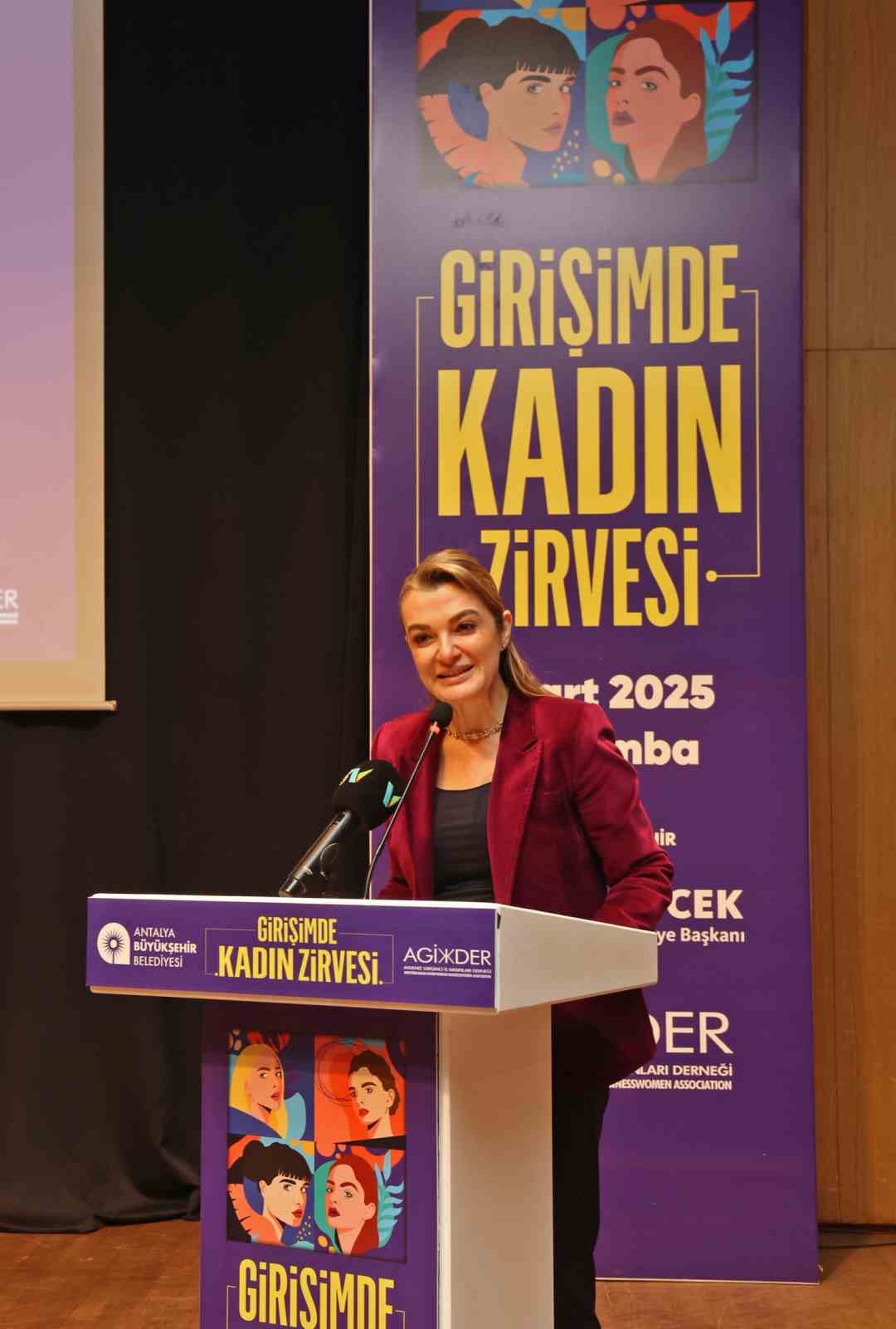 Girişimci kadınlar başarı hikayelerini anlattı
