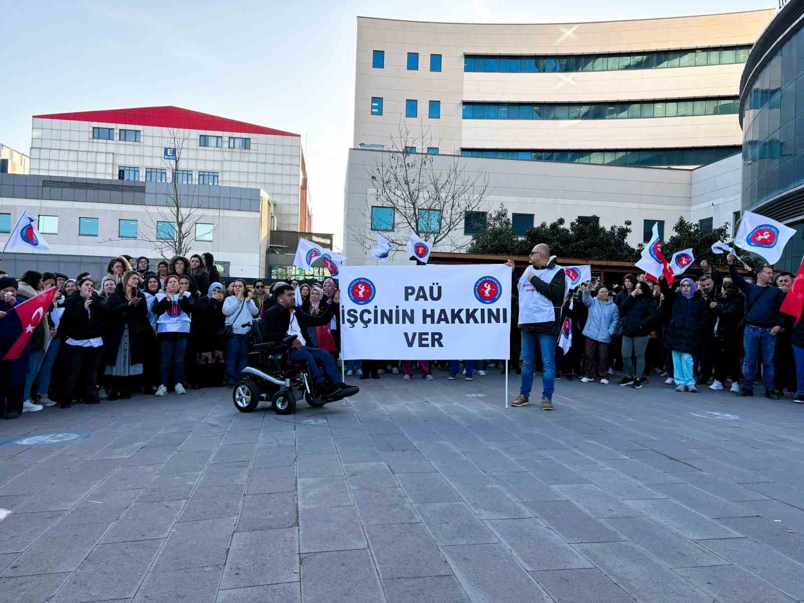 Pamukkale Üniversitesi çalışanları eşit çalışma şartı ve ücret için eylem yaptı