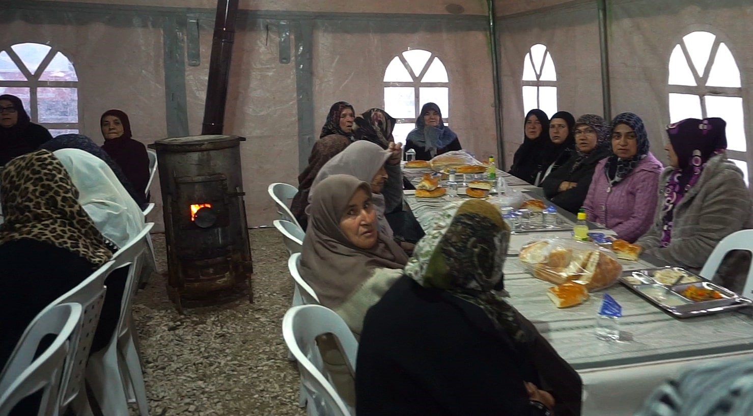 Burdur&rsquo;da k&ouml;yl&uuml;ler imece usul&uuml; iftar yapıyor
