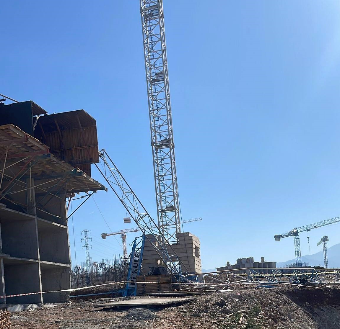 Osmaniye’de vinç devrildi: 1 ölü