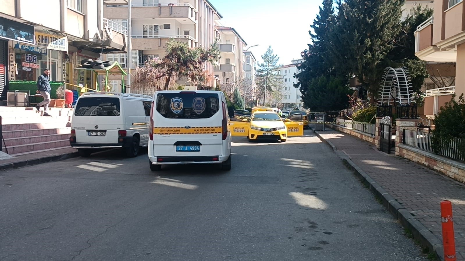 Gaziantep&rsquo;te polis memurundan kardeşlerine silahlı saldırı: 1&rsquo;i ağır 2 yaralı
