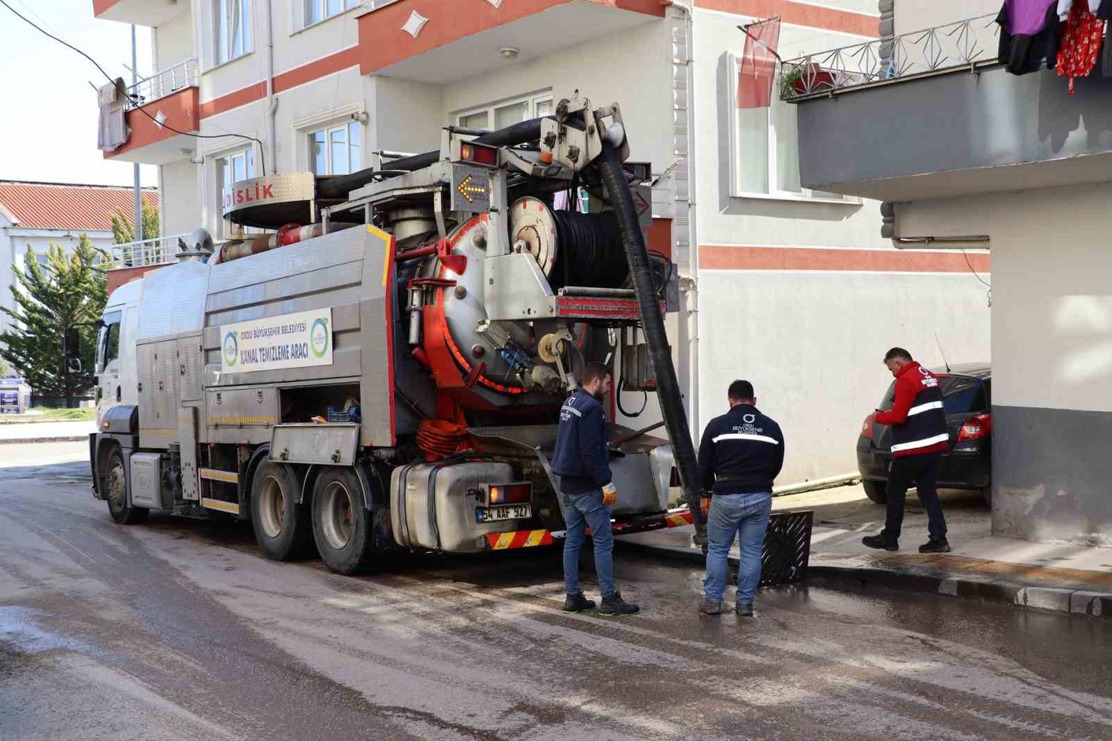 Ordu&rsquo;da kanal ve yağmur suyu hatları temizleniyor
