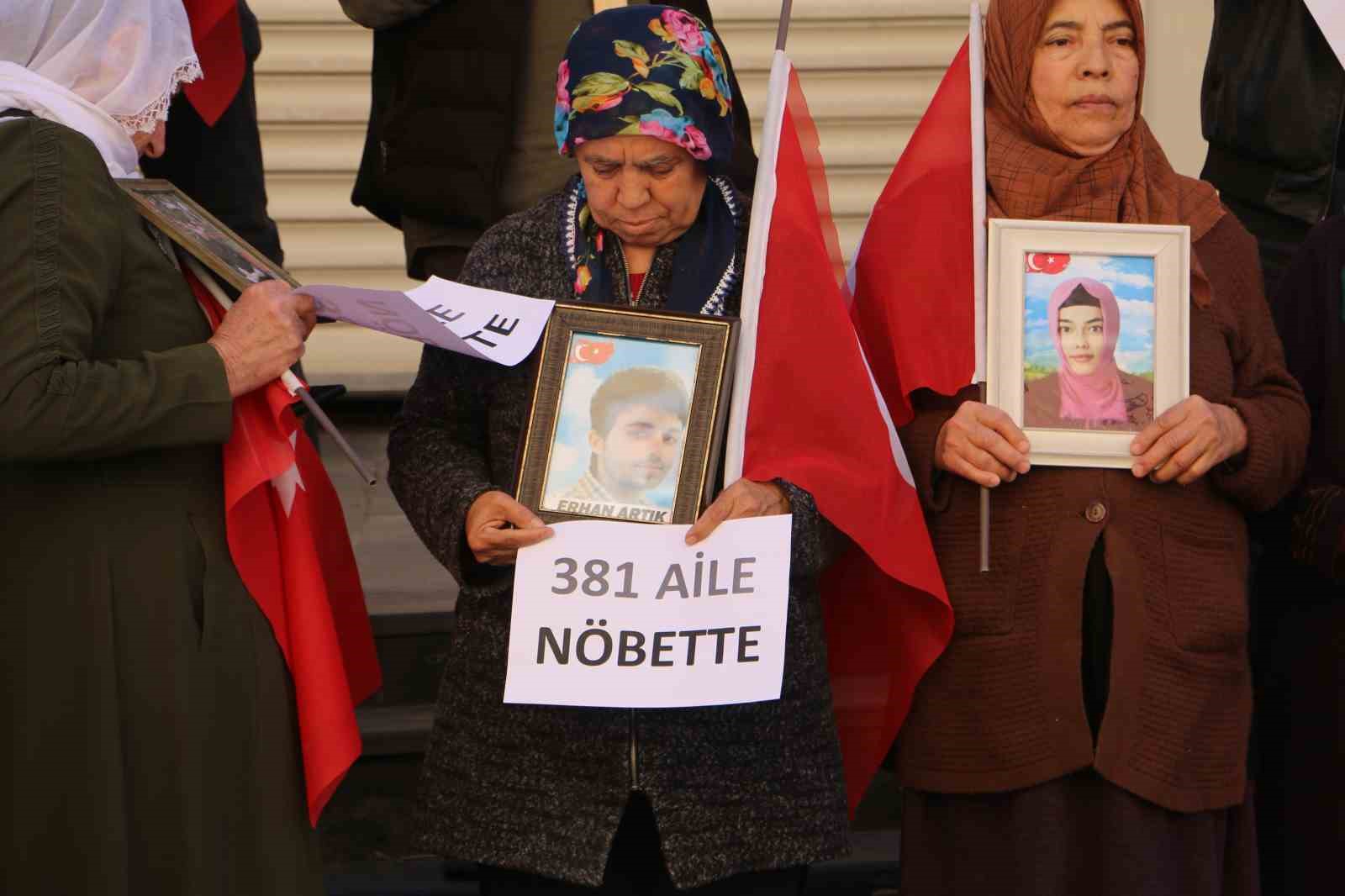 Şanlıurfa&rsquo;da 7 aydır oğlundan haber alamayan baba Diyarbakır&rsquo;da evlat nöbetine katıldı
