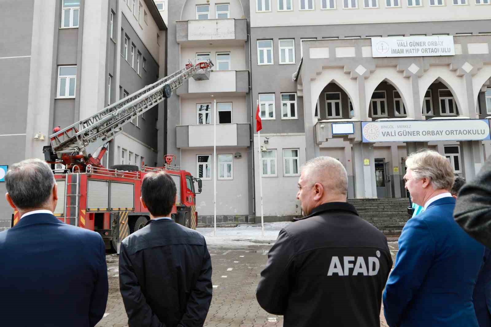 Bingöl’de öğrencilere deprem ve yangın tatbikatı
