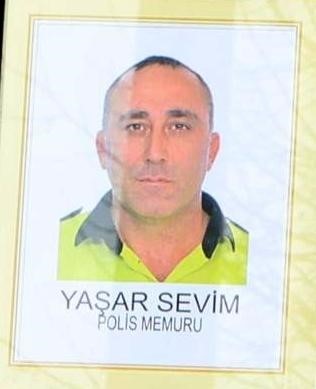 G&ouml;revi esnasında kalp krizi ge&ccedil;iren polis memuru t&ouml;renle memleketine uğurlandı
