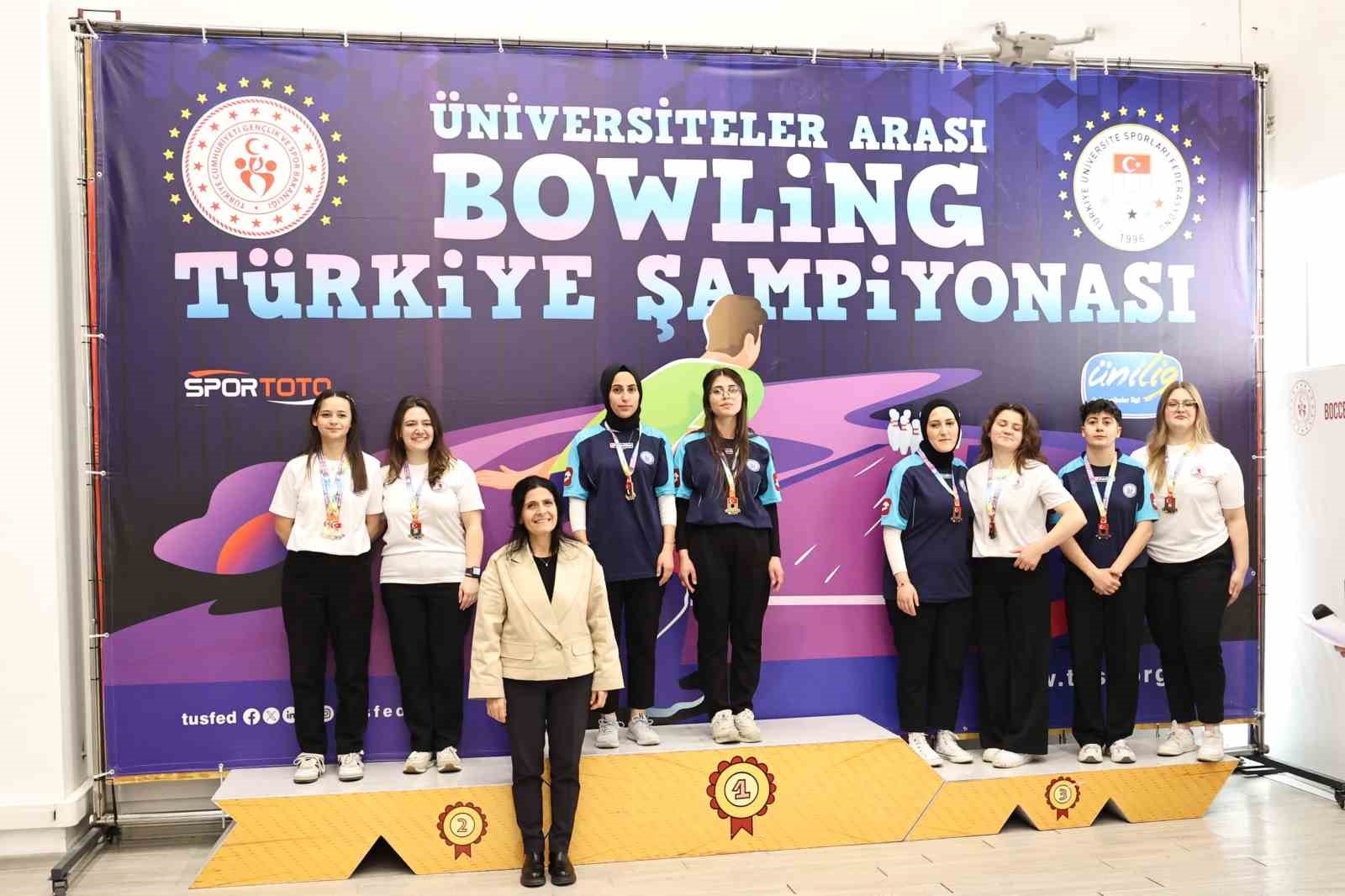 Bayburt Üniversitesi, bowling şampiyonasını 12 madalyayla şampiyon tamamladı