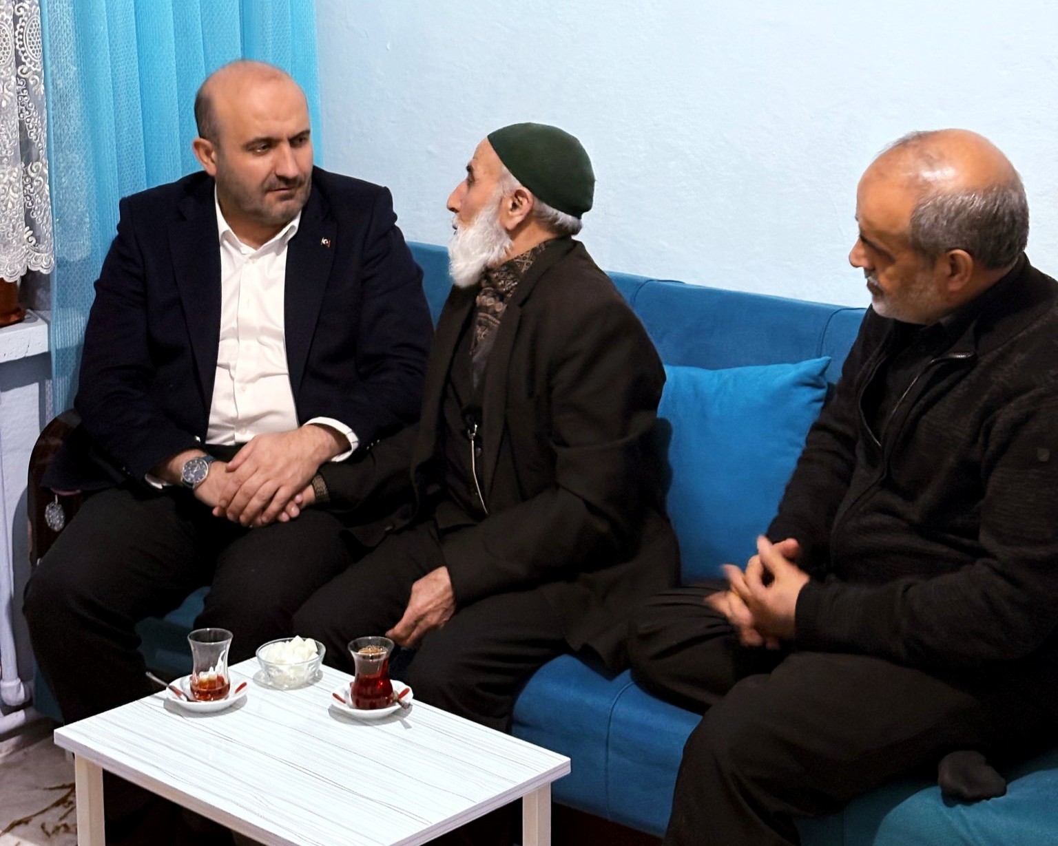 AK Parti Eskişehir İl Başkanı Albayrak, iftar i&ccedil;in vatandaşın misafiri oldu
