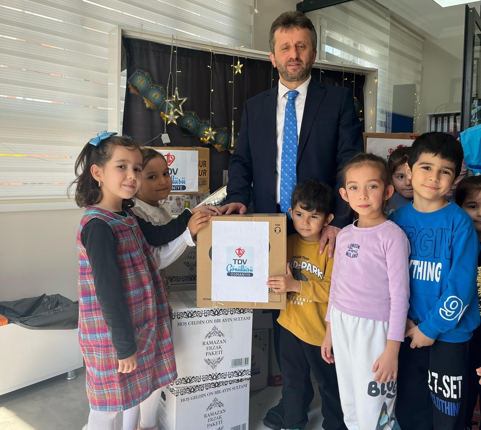 Osmaniye’de minik yürekler Ramazan kolisi hazırladı