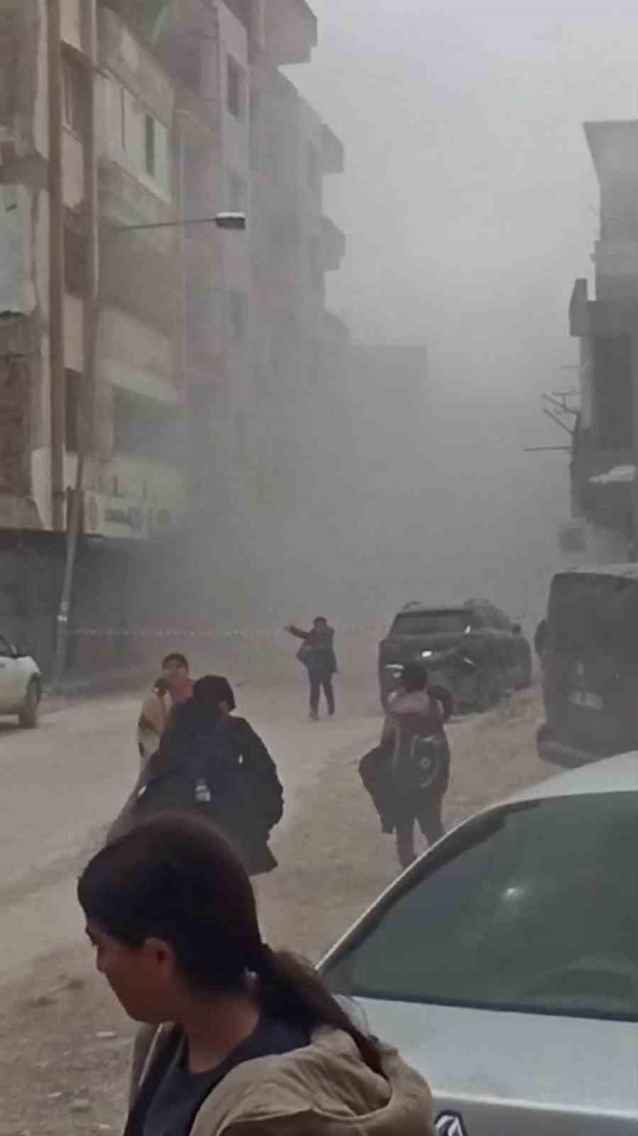 Tozu dumana katan yıkıma çevre kirliliğinden ceza