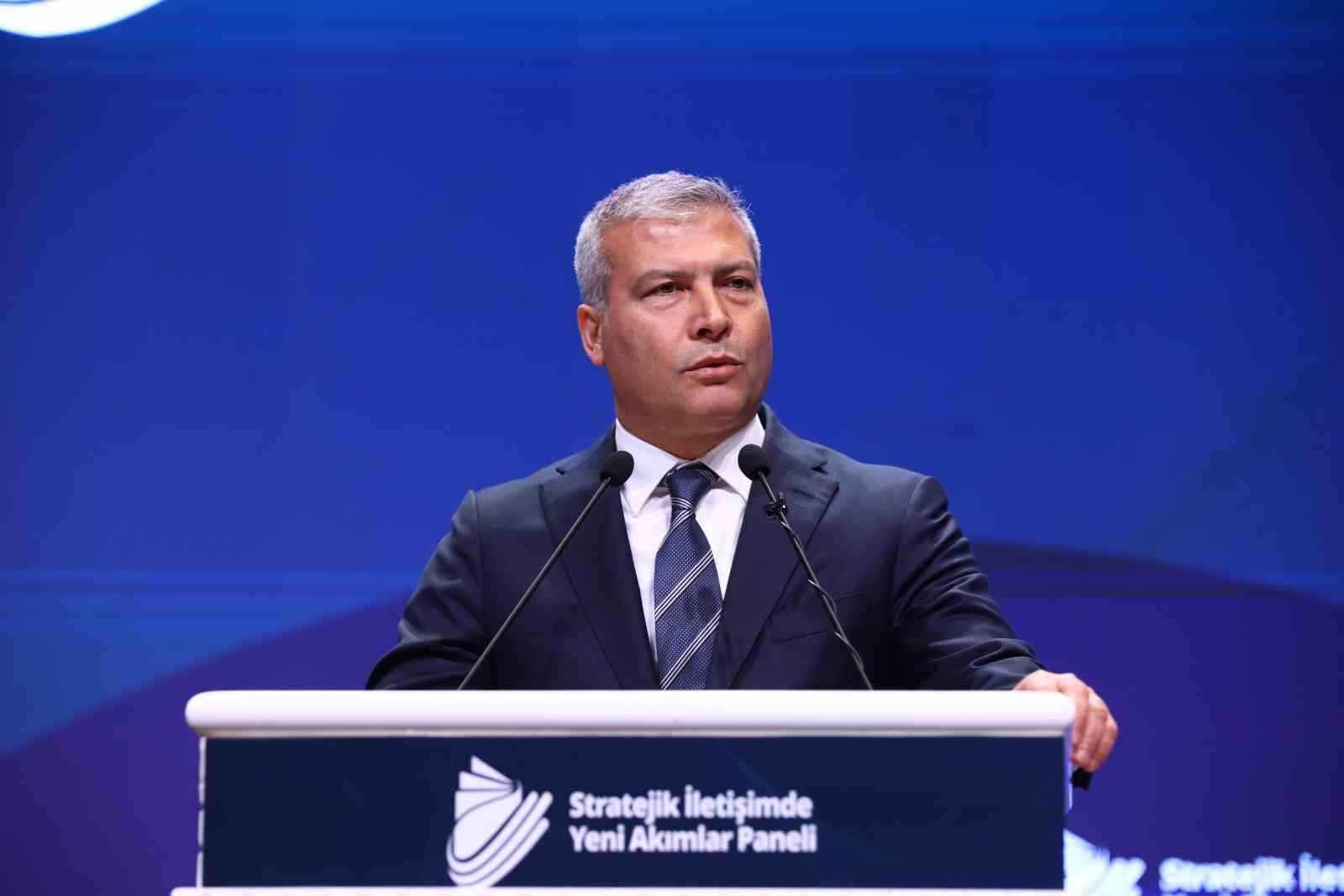 Rekt&ouml;r Adıg&uuml;zel &lsquo;Stratejik İletişimde Yeni Akımlar Paneli&rsquo;nin a&ccedil;ılışında konuştu
