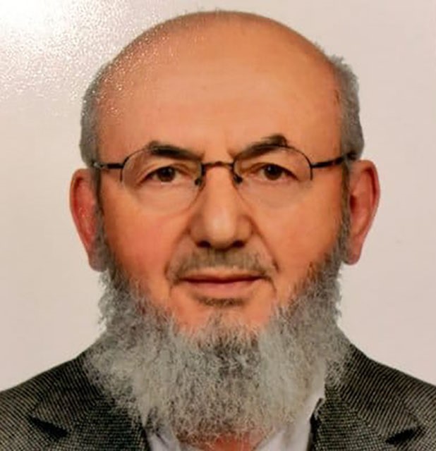 Konya’da balkondan düşerek hayatını kaybeden profesör son yolculuğuna uğurlandı