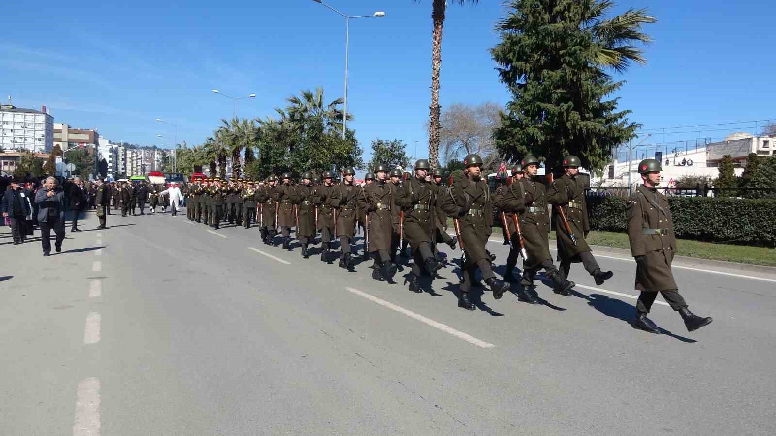 Şehit doktor son yolcuğuna uğurlandı
