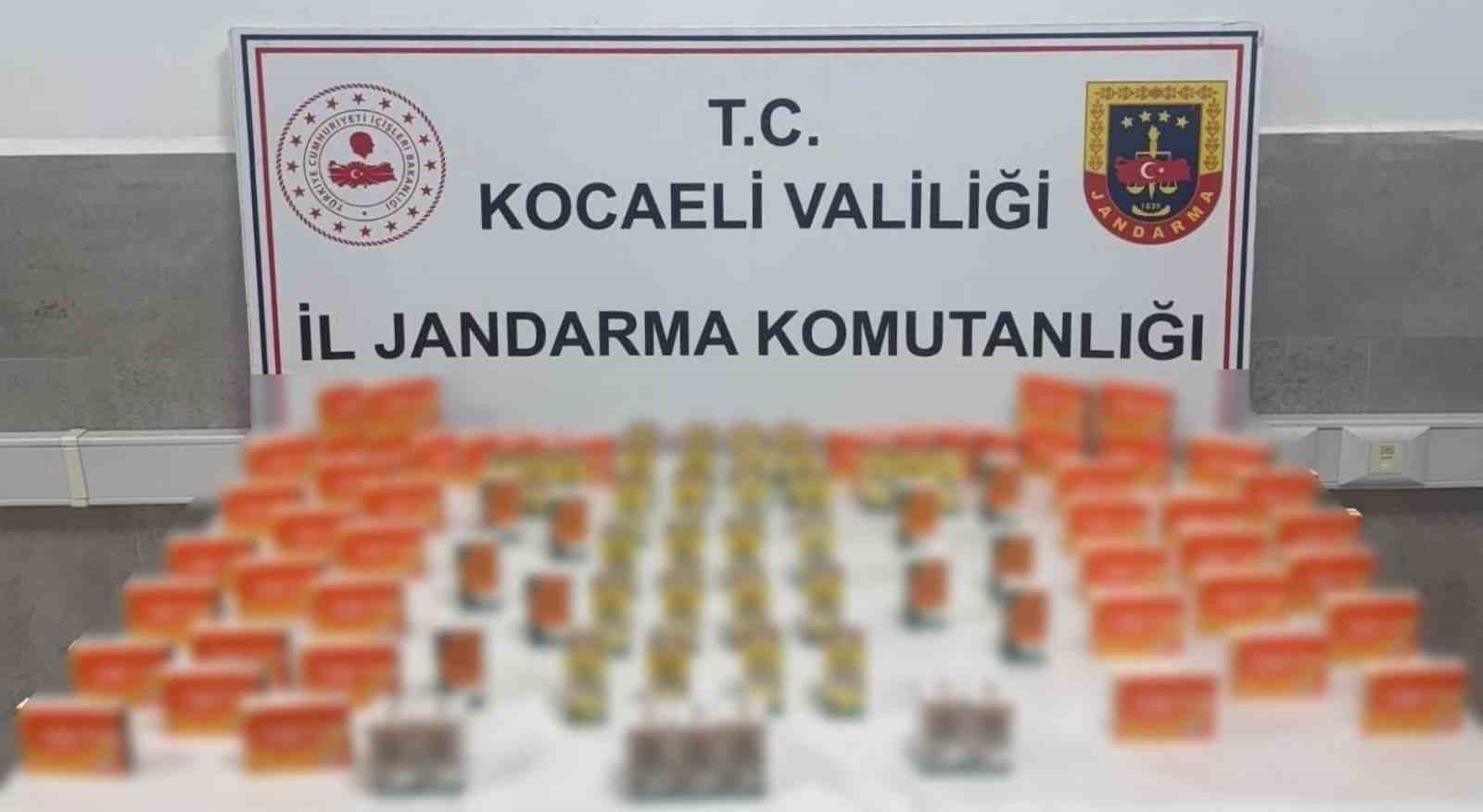 Sahte taraftar formaları ve tıbbi ilaçlar ele geçirildi