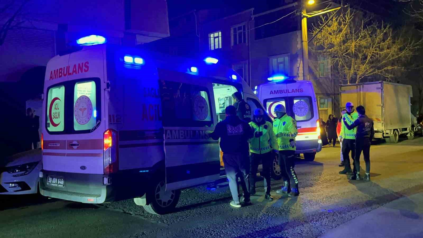Alkoll&uuml; ve ehliyetsiz kadın s&uuml;r&uuml;c&uuml; kamyonete &ccedil;arptı: 5 yaralı
