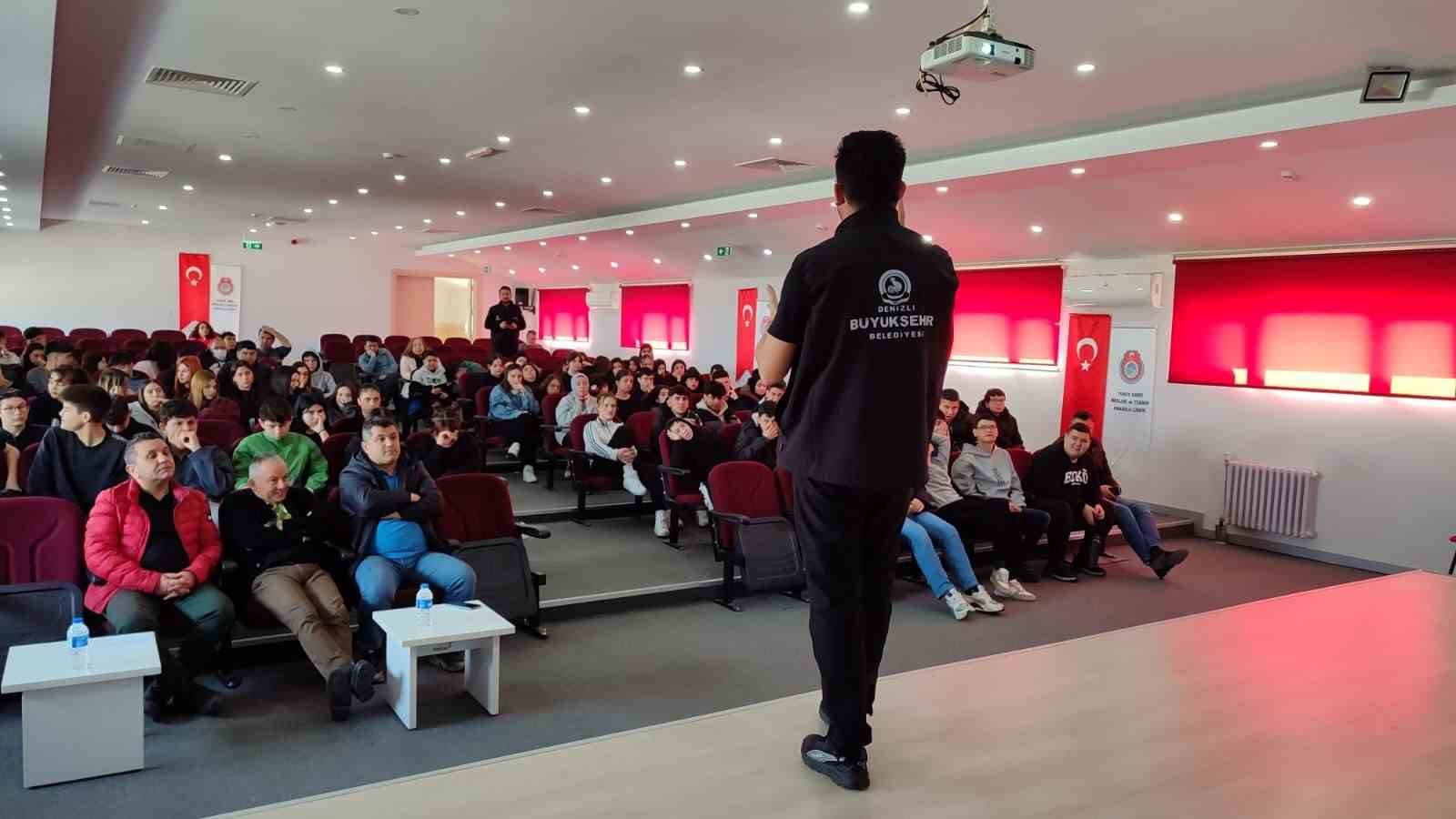 Denizli Büyükşehir Belediyesinden öğrencilere afet farkındalık eğitimi