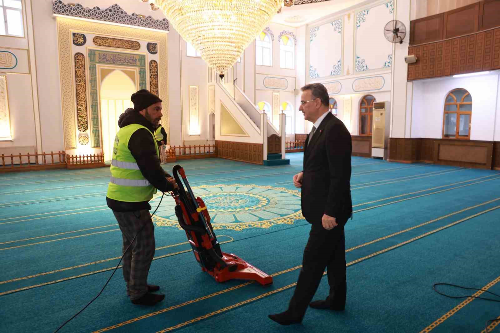 Kurnaz: "Ramazan’da cami temizliğine hız verdik"