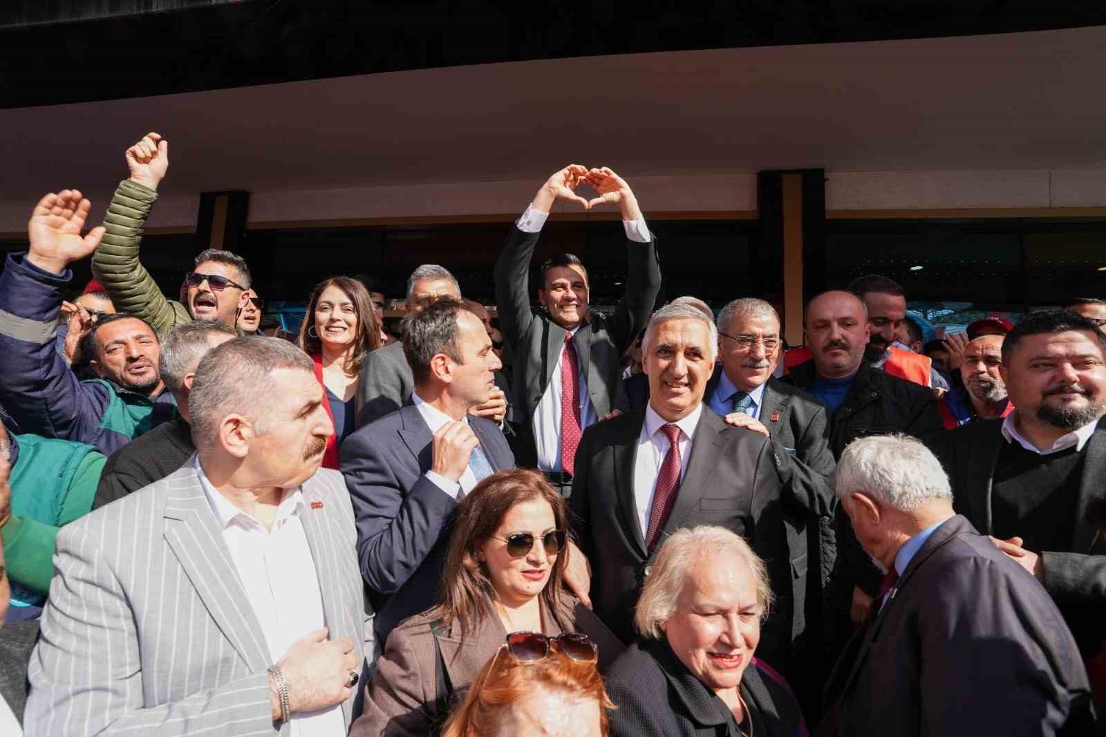 Manisa Büyükşehir’de en düşük maaş 42 bin lira oldu