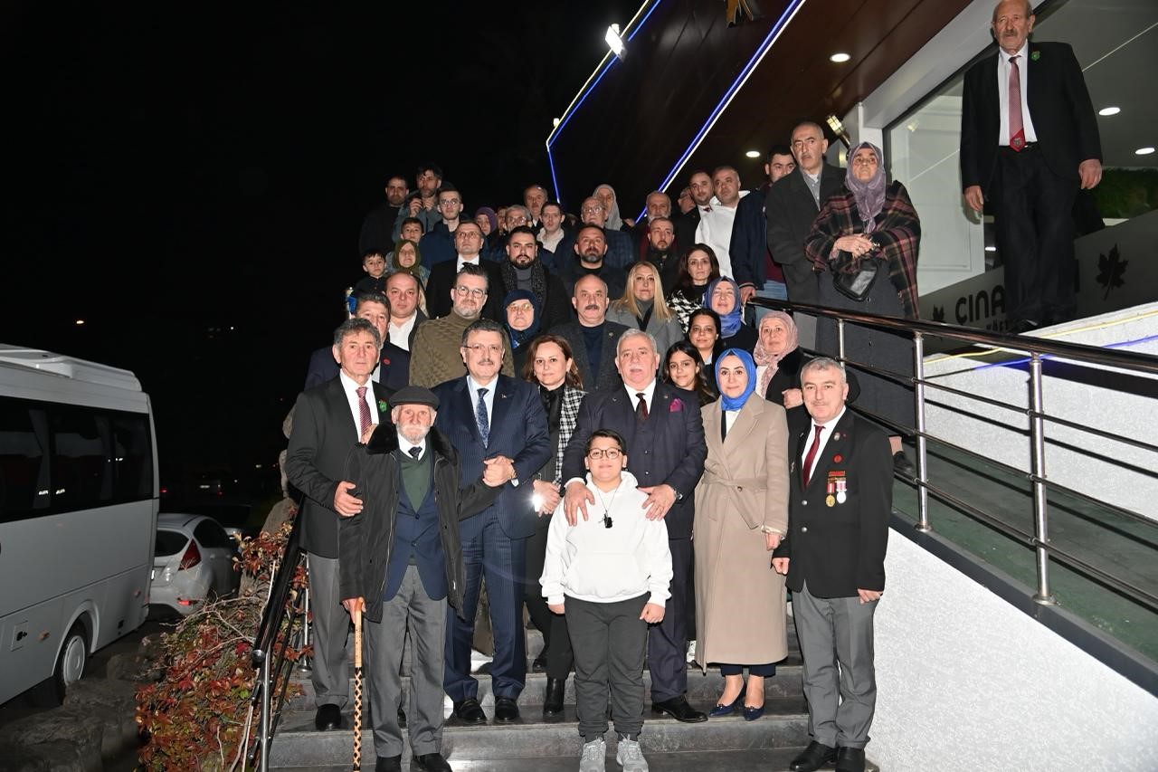 Başkan Gen&ccedil;, şehit aileleri ve gazi dernekleri ile iftarda buluştu
