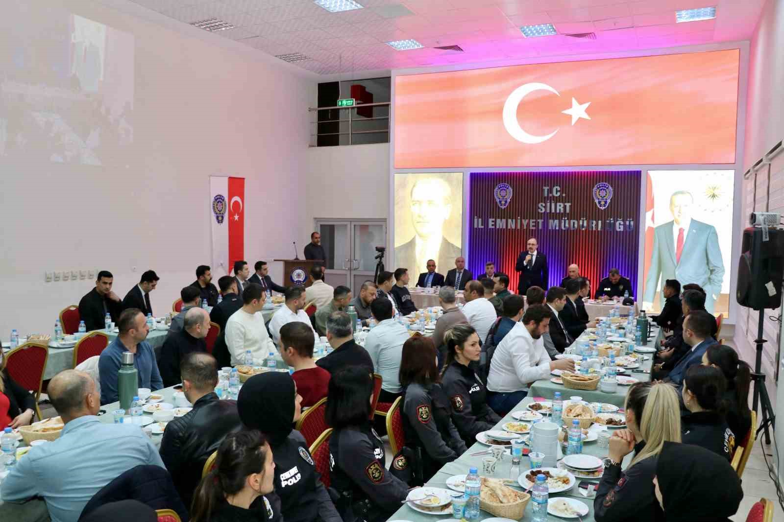 Vali Kızılkaya, emniyet mensuplarıyla iftar programında buluştu