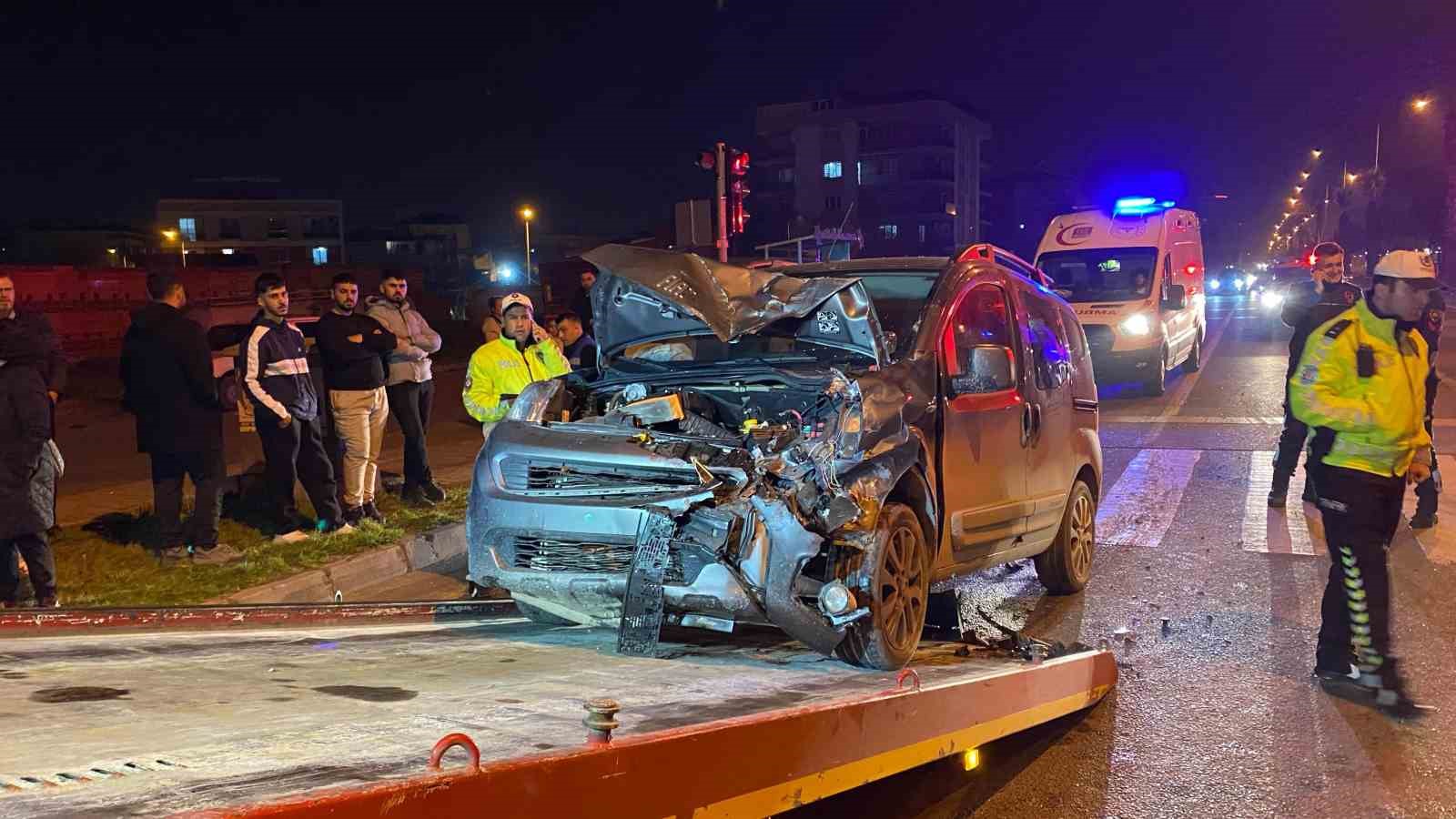 Aydın'da trafik kazasında 3 kişi yaralandı.