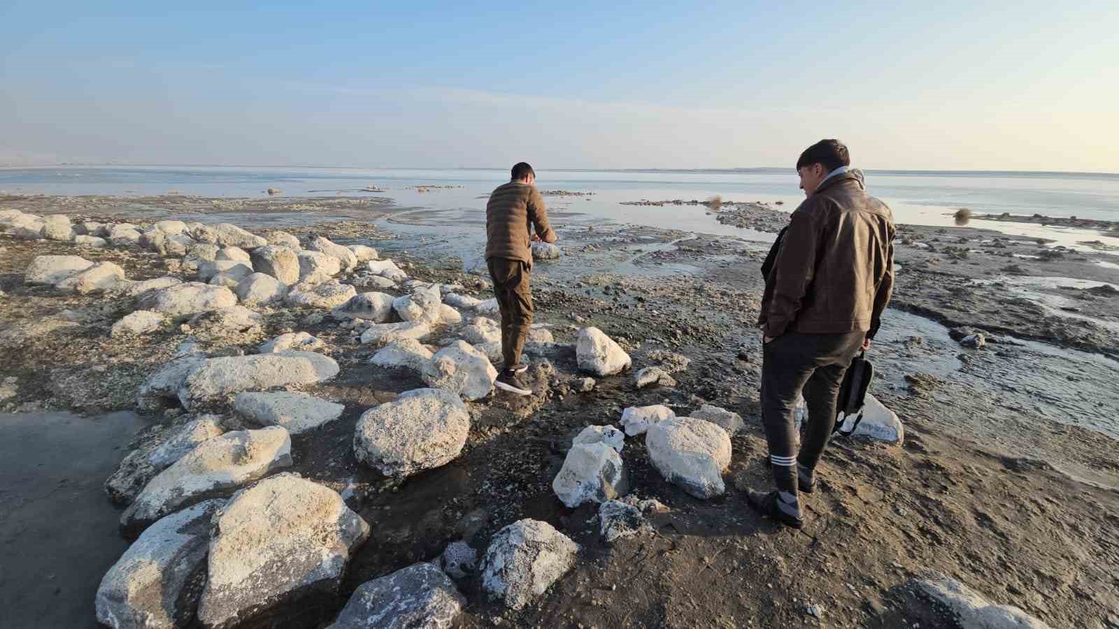 Arin Gölü’nü besleyen su kaynakları kuraklıkla gün yüzüne çıktı