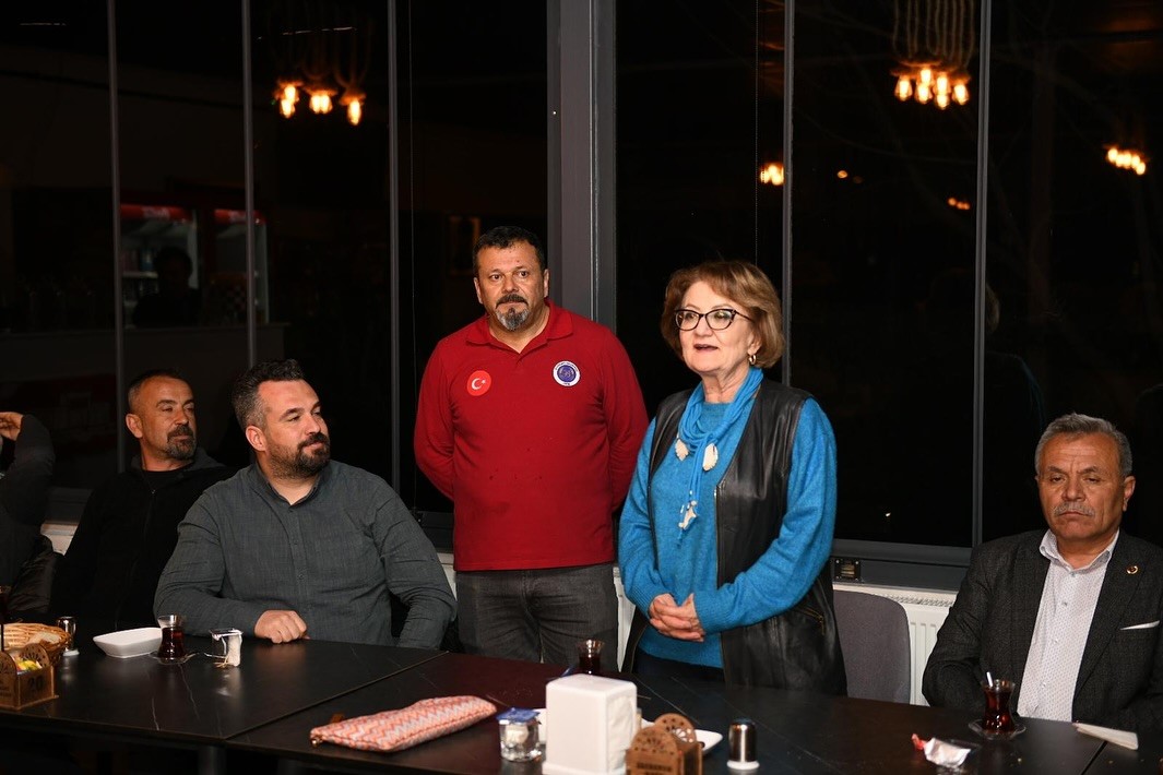 Başkan Çelik orucunu öğretmenlerle birlikte açtı