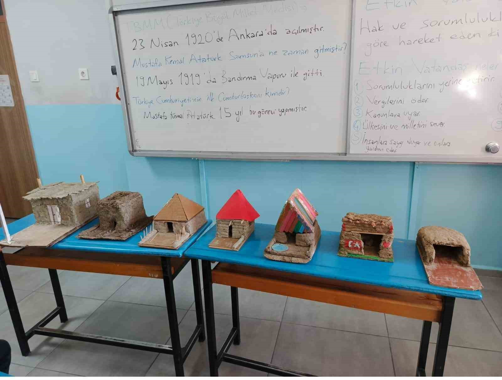 Mezopotamya’nın kerpiç evlerini yaparak öğrendiler