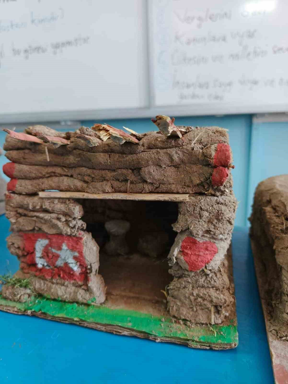 Mezopotamya&rsquo;nın kerpi&ccedil; evlerini yaparak &ouml;ğrendiler
