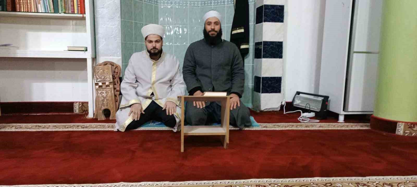 Dicle&rsquo;de Hırka-i Şerif ve Sakal-ı Şerif salavatlarla ziyarete a&ccedil;ıldı
