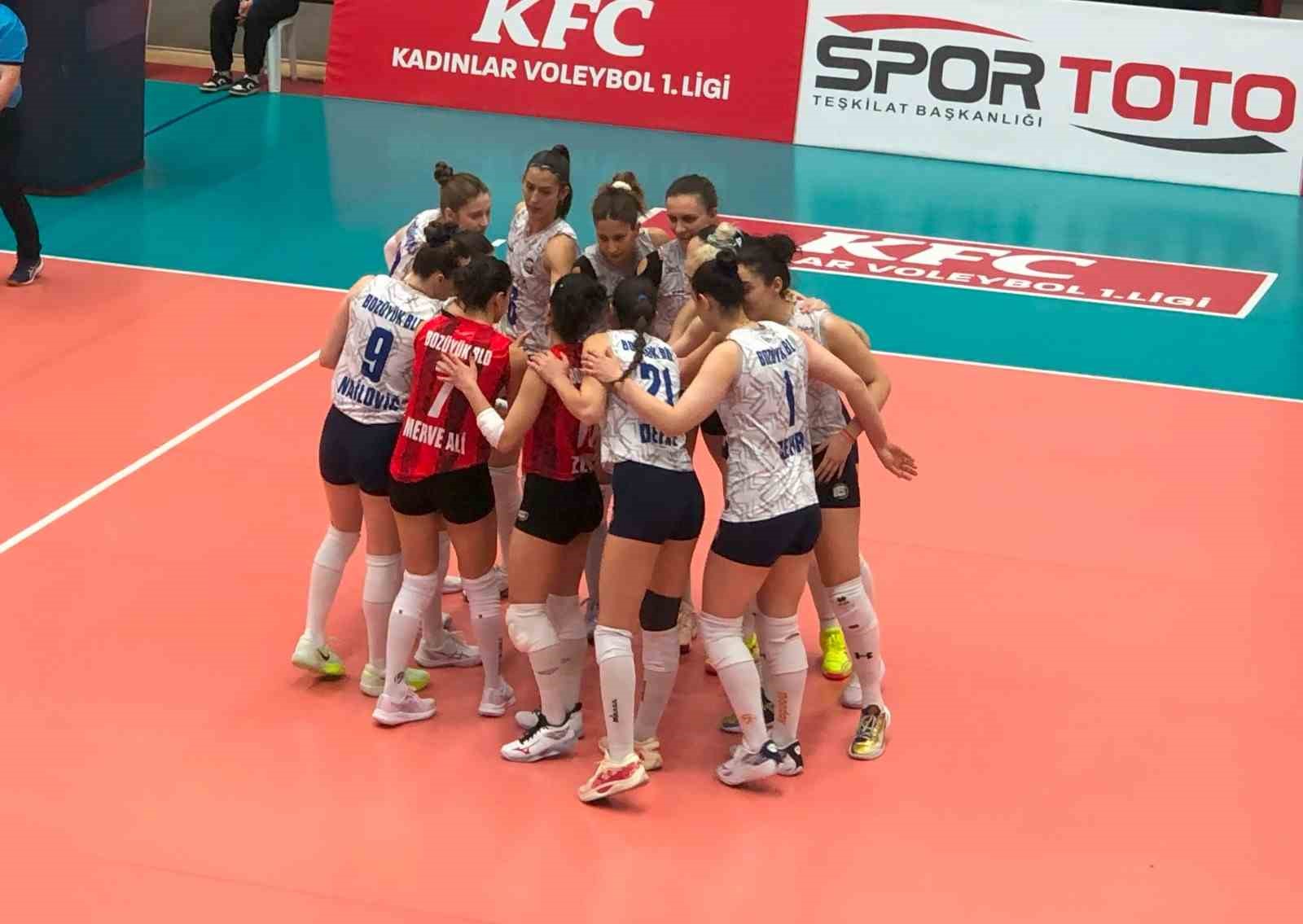 Boz&uuml;y&uuml;k Belediyesi Eğitim Spor Play-Off&rsquo;ta Grubu&rsquo;nu &uuml;&ccedil;&uuml;nc&uuml; tamamladı
