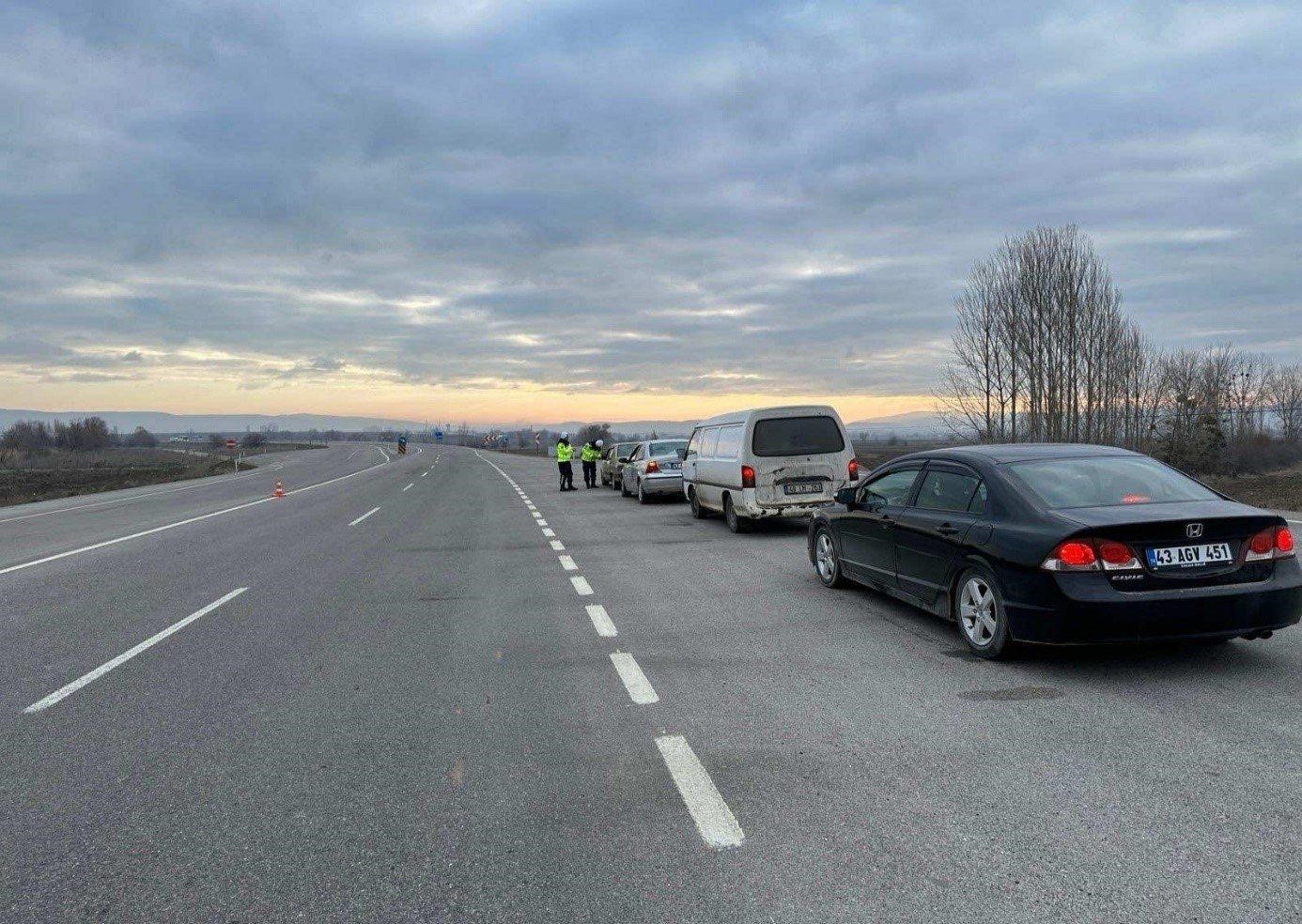 Jandarma trafik ekipleri sürücüleri bilgilendirdi